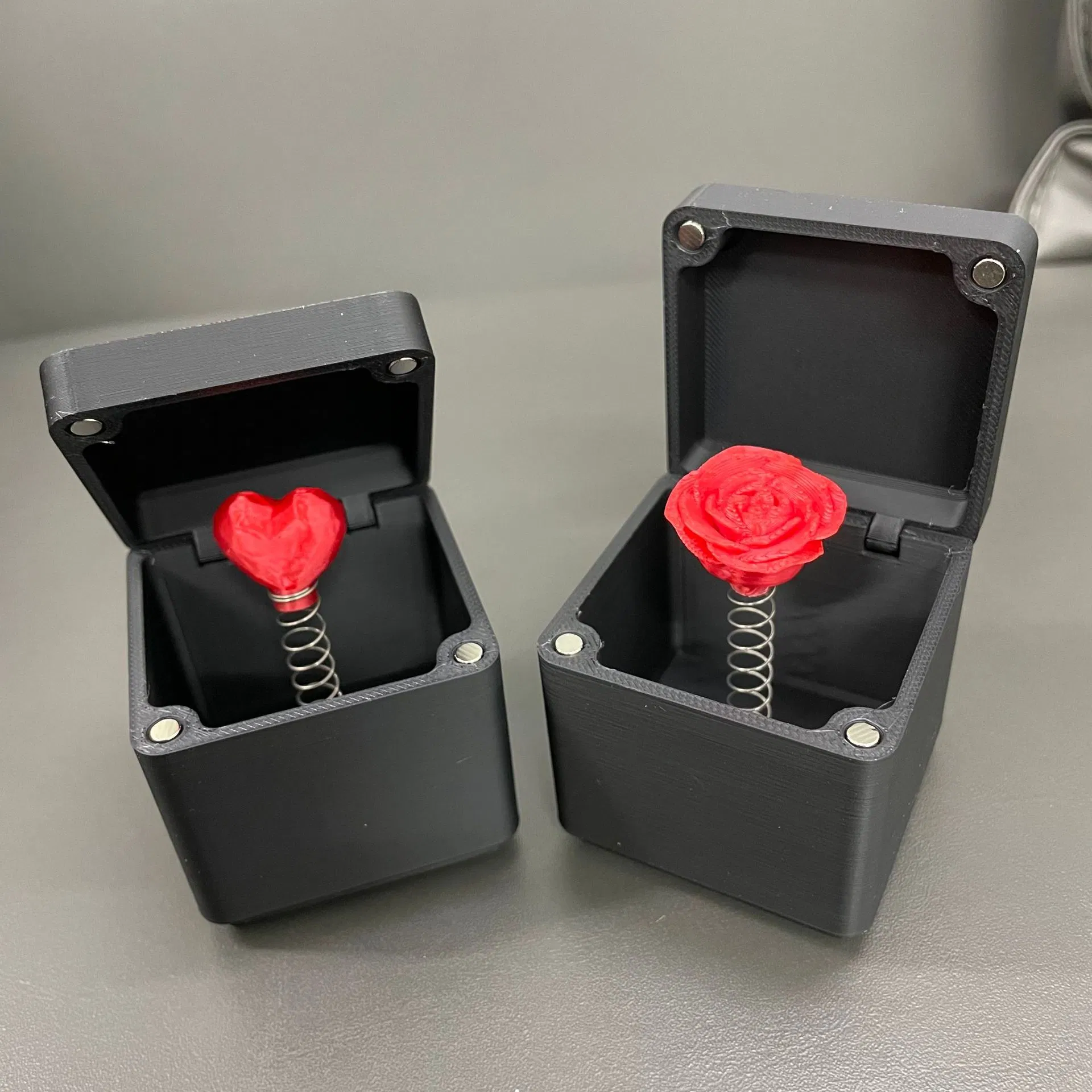 Middle Finger Surprise Gift Box Spoof Love Rose Gift Box
